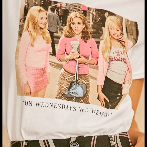 on wednesdays we wear pink graphic tee size 2x - Picture 3 of 4